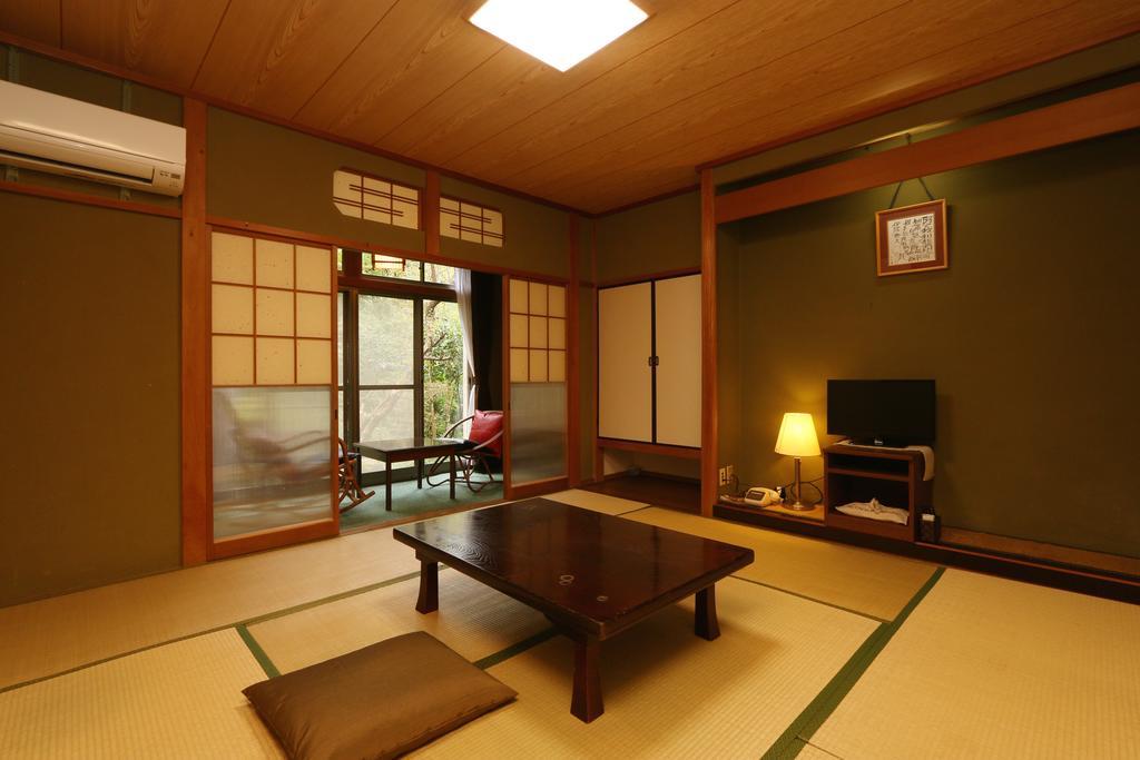 Hôtel Ichiyo à Yugawara Extérieur photo